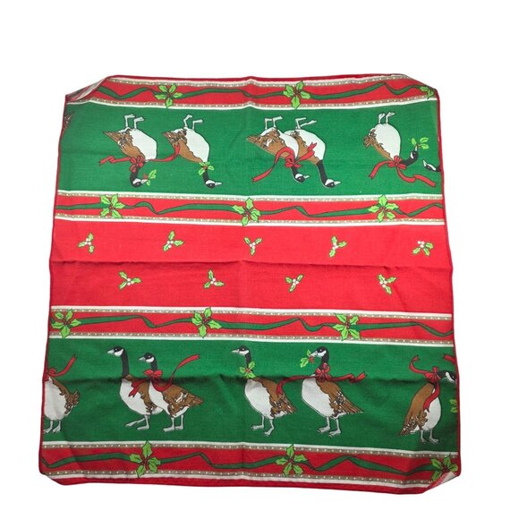 Christmas Goose Pattern Cloth Napkins Set Of 6 Holiday Decor Red & Green linens - Picture 2 of 3